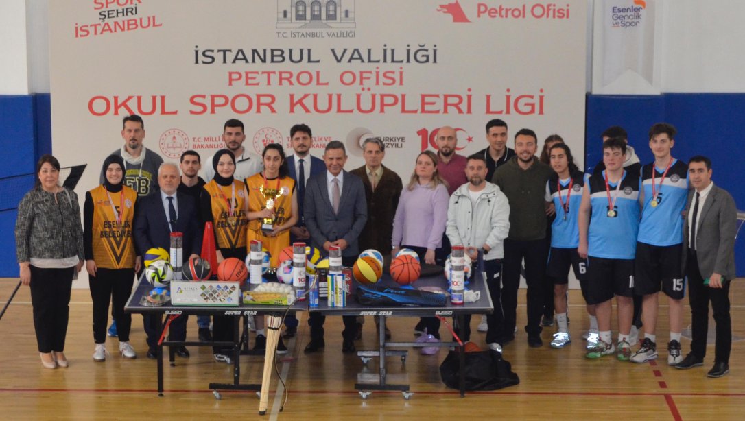 T.C. İstanbul Valiliği Okul Spor Kulüpleri Spor Malzemesi Yardımı Esenler İlçe Dağıtım Töreni Gerçekleştirildi.