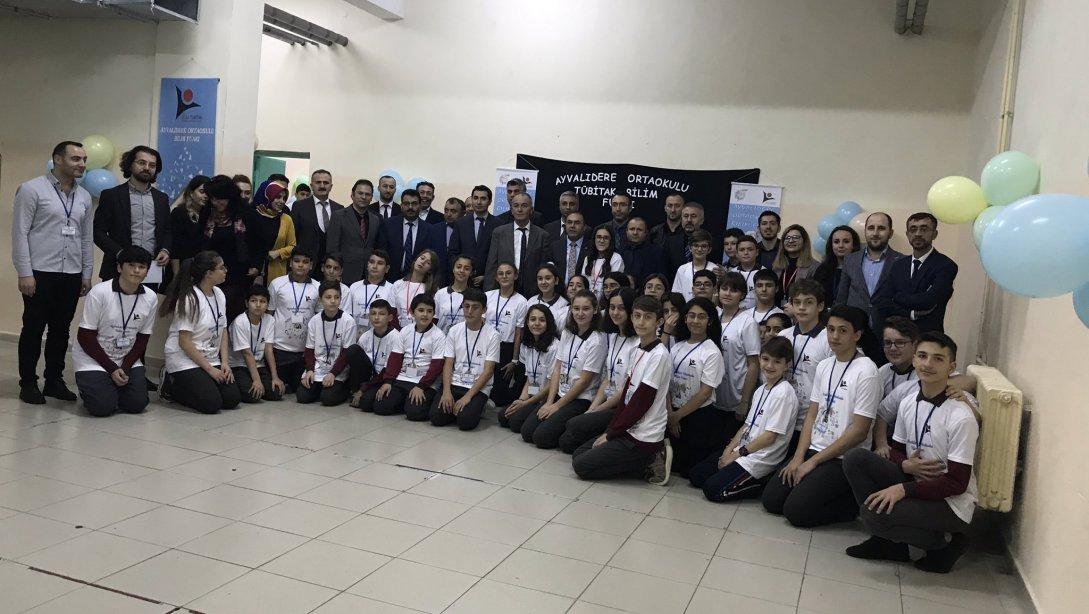 Ayvalıdere Ortaokulu Öğrencileri Tübitak 4006 Bilim Fuarı'nı Gerçekleştirdi
